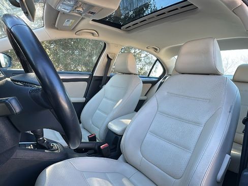 Used 2017 Volkswagen Jetta SE image 13