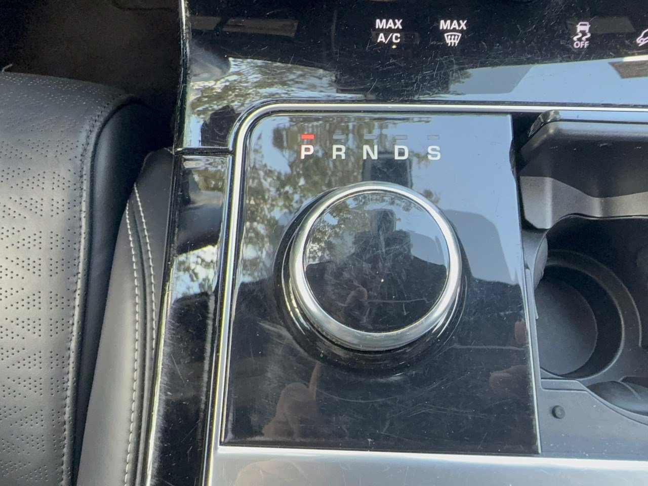 Used 2018 Land Rover Range Rover Velar R-Dynamic HSE AWD/4WD image 21