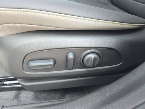 New 2026 Chevrolet Trax ACTIV w/ Sunroof Package FWD image 28