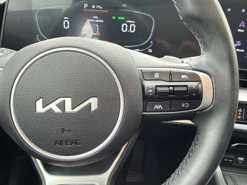 Used 2024 Kia Sportage EX AWD/4WD image 16