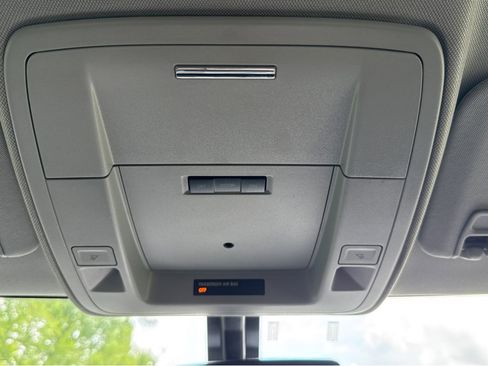 Used 2018 Chevrolet Silverado 1500 LT image 27