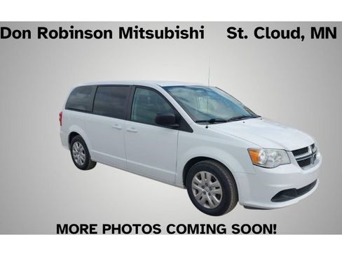 Used 2018 Dodge Grand Caravan SE w/ UConnect Hands-Free Group FWD image 1