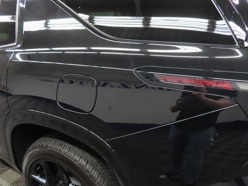 Used 2024 Chevrolet Traverse RS image 47