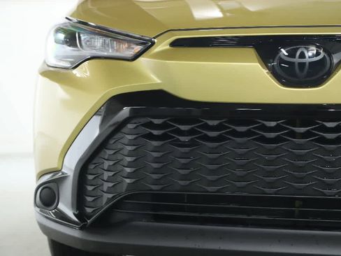 Used 2023 Toyota Corolla Cross SE image 7