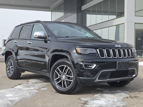 Used 2017 Jeep Grand Cherokee Limited w/ Luxury Group II image 2