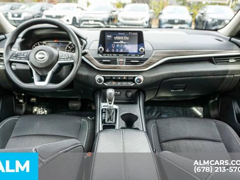 Used 2025 Nissan Altima 2.5 SV image 25