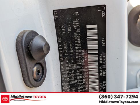 Used 2025 Toyota Corolla Cross L AWD/4WD image 39