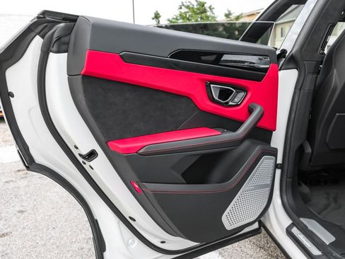 Used 2022 Lamborghini Urus image 55