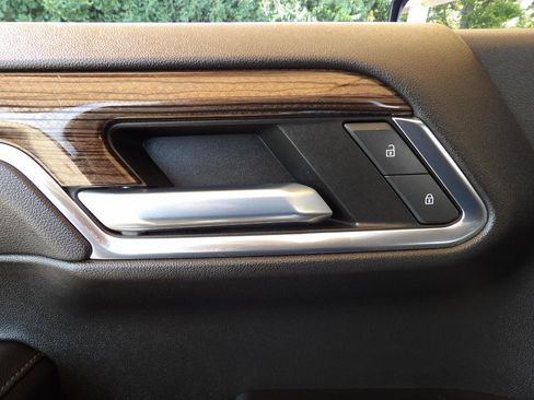 Used 2022 Chevrolet Silverado 1500 LT Trail Boss w/ LT Trail Boss Premium Package image 11