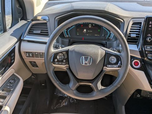 Used 2023 Honda Odyssey Touring image 20