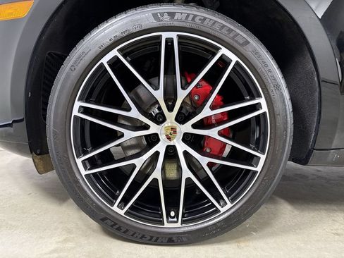 Certified 2022 Porsche Macan S w/ Premium Package Plus AWD/4WD image 13