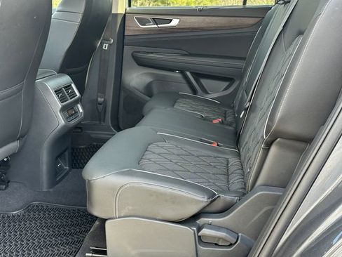 Used 2024 Volkswagen Atlas SEL Premium R-Line image 22