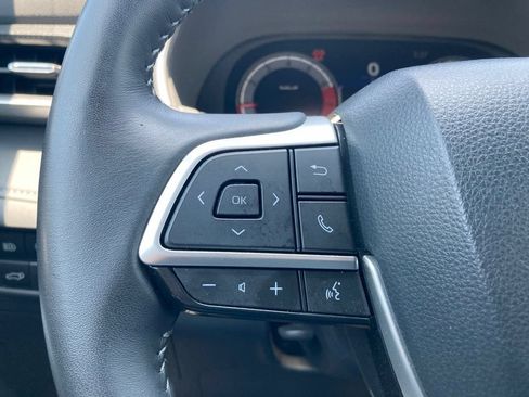 Certified 2025 Toyota Highlander XSE AWD/4WD image 17