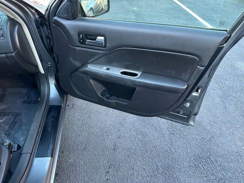 Used 2010 Ford Fusion SEL image 18