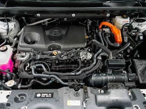 Certified 2022 Toyota RAV4 XLE Premium image 28