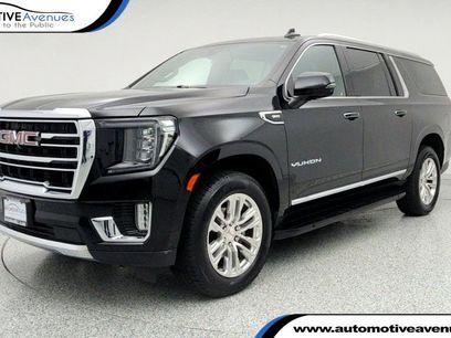 Used 2022 GMC Yukon XL SLT w/ SLT Premium Package