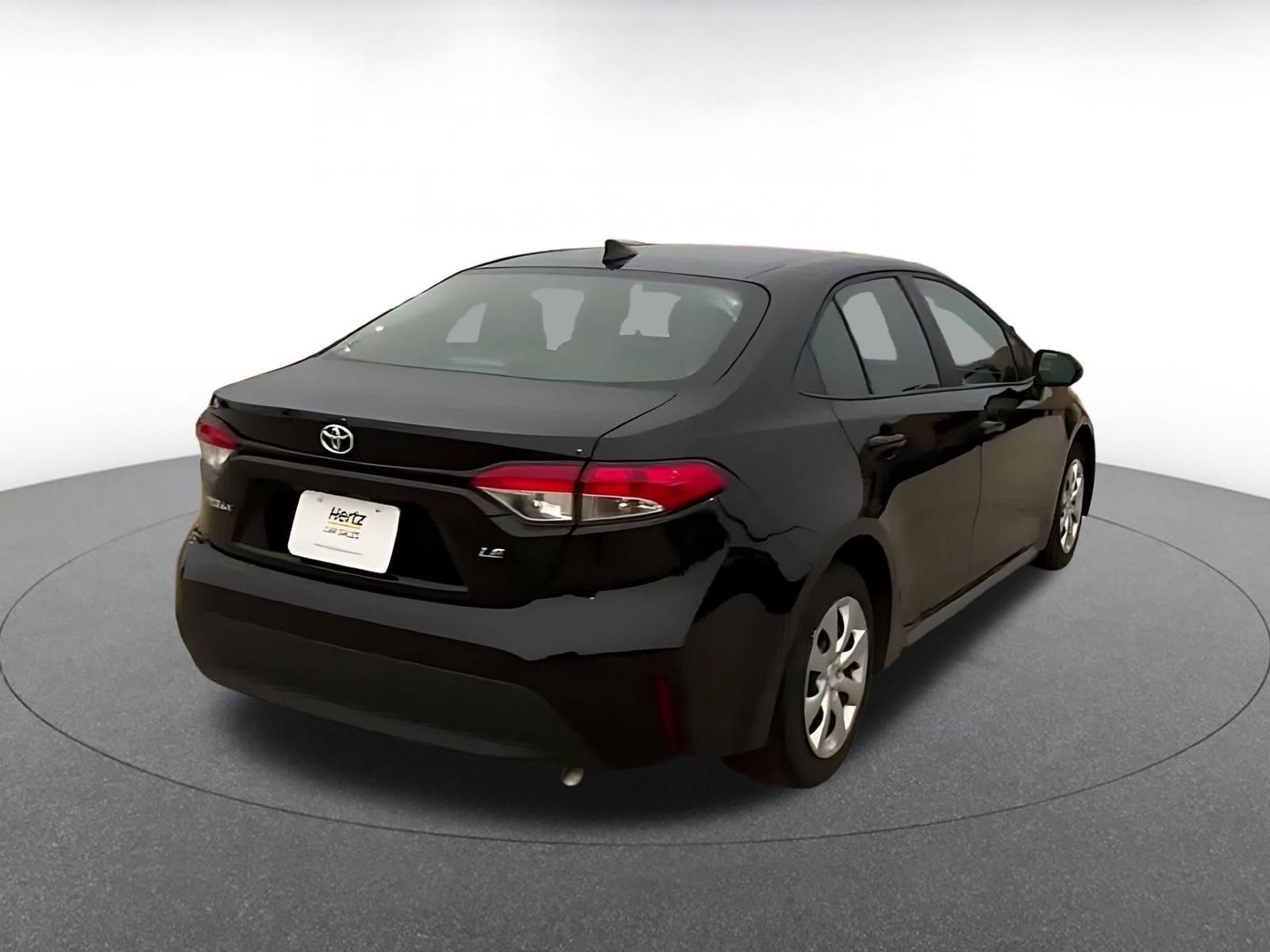 Used 2025 Toyota Corolla LE FWD image 13