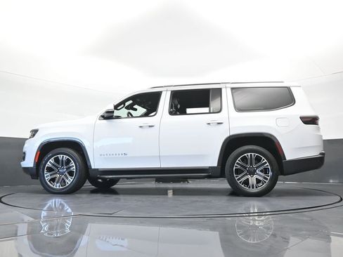 Used 2022 Jeep Wagoneer Series III RWD image 62