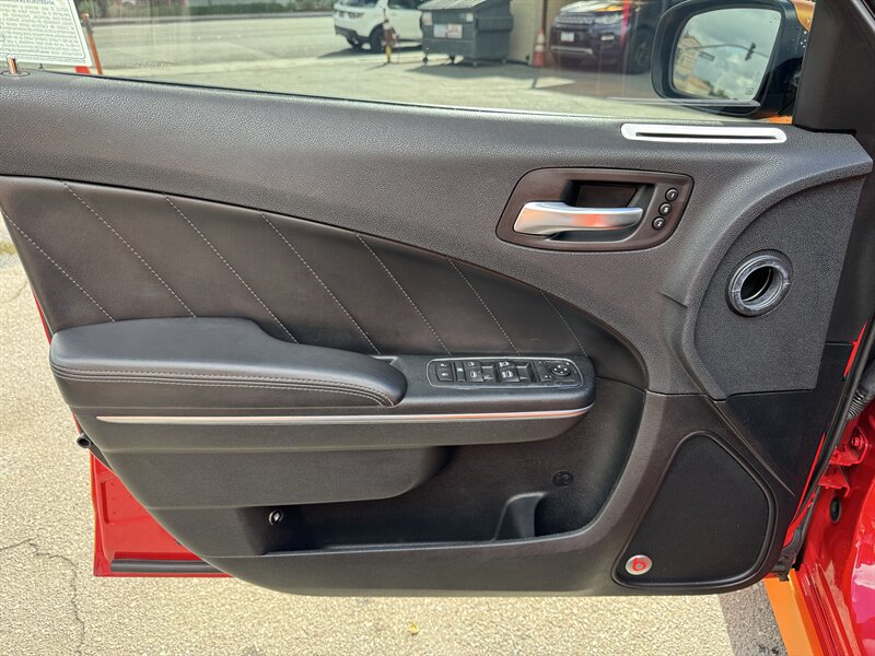 Used 2018 Dodge Charger R/T Scat Pack w/ Dynamics Package RWD image 23