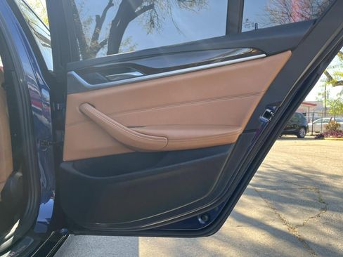 Used 2019 BMW 530i xDrive w/ Premium Package image 31