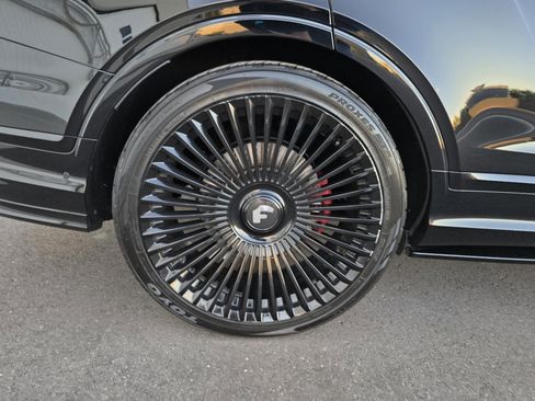 Used 2022 Bentley Bentayga image 63