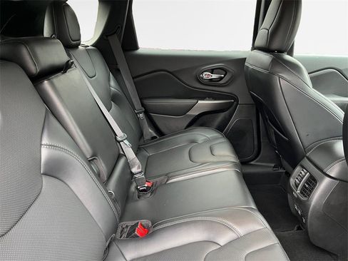 Used 2021 Jeep Cherokee Latitude Lux w/ Comfort/Convenience Group image 27