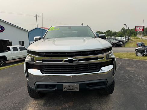 Used 2019 Chevrolet Silverado 1500 LT AWD/4WD image 2