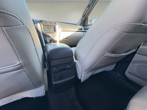 Used 2015 Ford Explorer XLT w/ Equipment Group 202A image 27