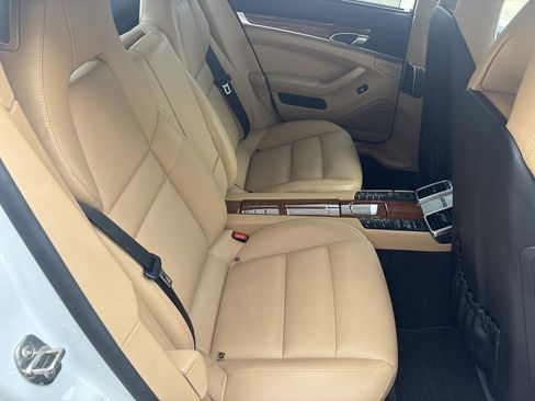 Used 2016 Porsche Panamera 4 Edition image 15