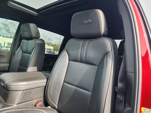 Used 2023 Chevrolet Silverado 2500 High Country w/ Z71 Off-Road Package image 21