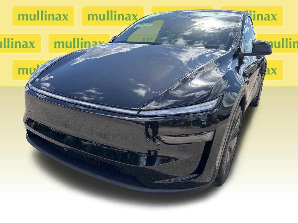 Used 2026 Tesla Model Y 2WD image 9