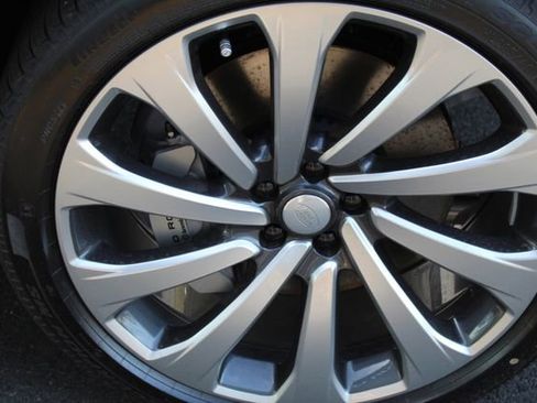 New 2025 Land Rover Range Rover SE image 8