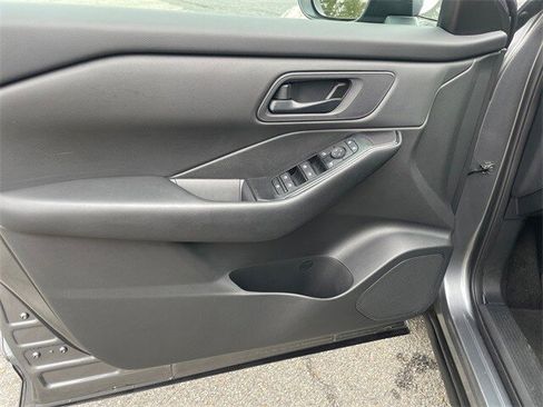 Certified 2024 Nissan Rogue S image 17