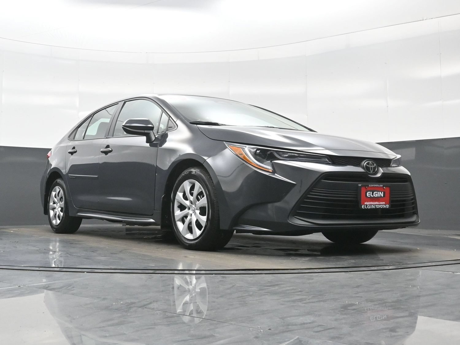 Used 2025 Toyota Corolla LE FWD image 24