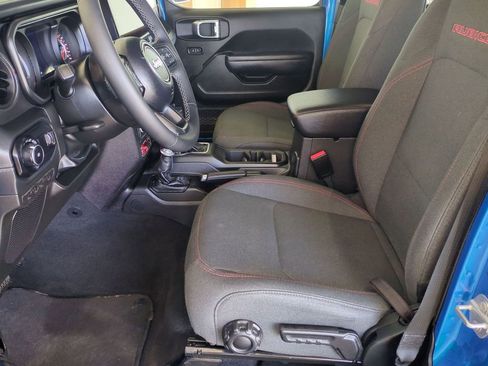 Used 2025 Jeep Wrangler Unlimited Rubicon image 10