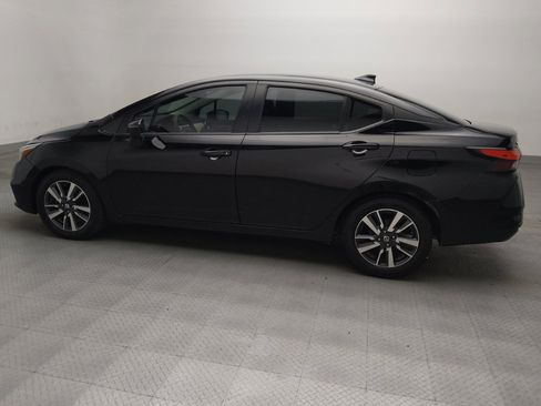 Used 2021 Nissan Versa SV FWD image 3
