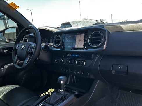Used 2023 Toyota Tacoma TRD Off-Road w/ TRD Premium Off Road Package AWD/4WD image 15
