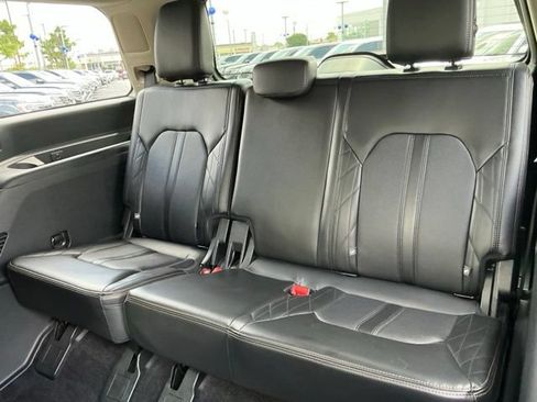 Used 2019 Ford Expedition Platinum RWD image 19