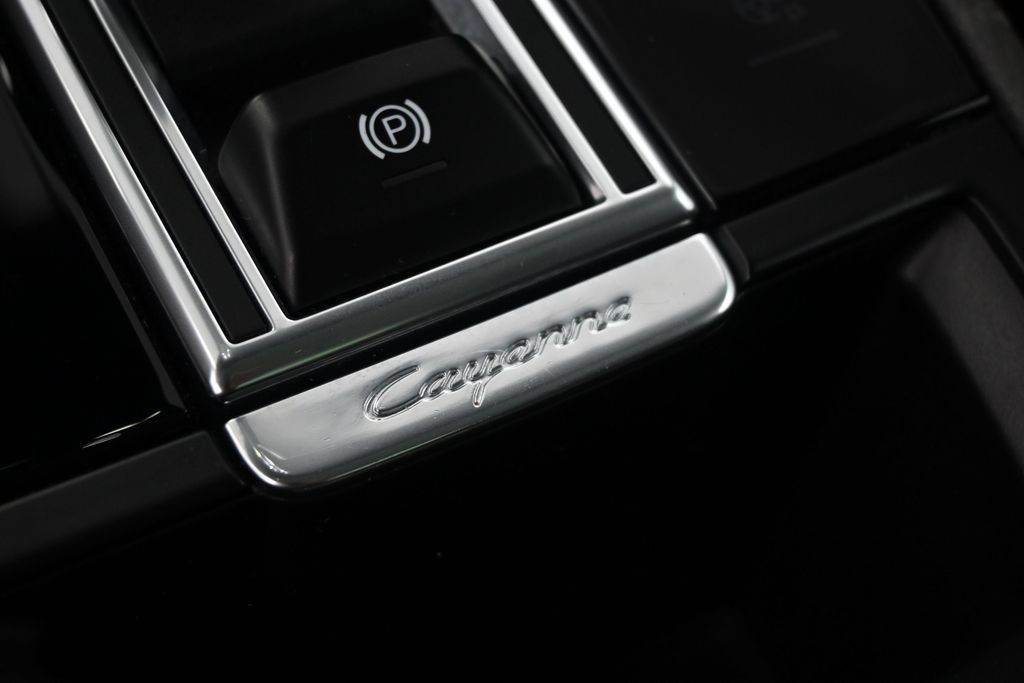 Certified 2020 Porsche Cayenne AWD/4WD image 18