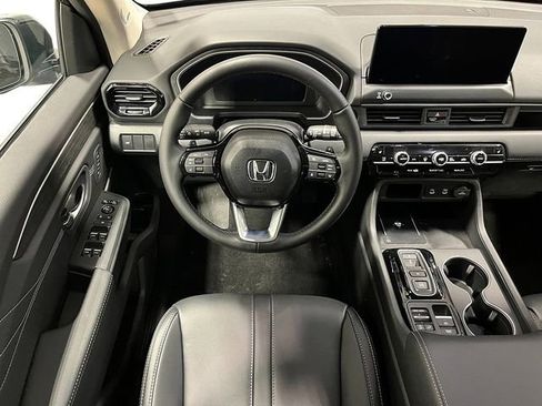 New 2026 Honda Pilot Touring image 17