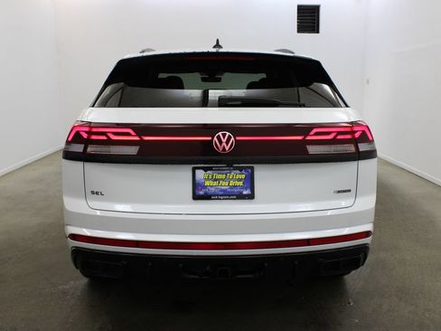 New 2026 Volkswagen Atlas Cross Sport SEL R-Line AWD/4WD image 4