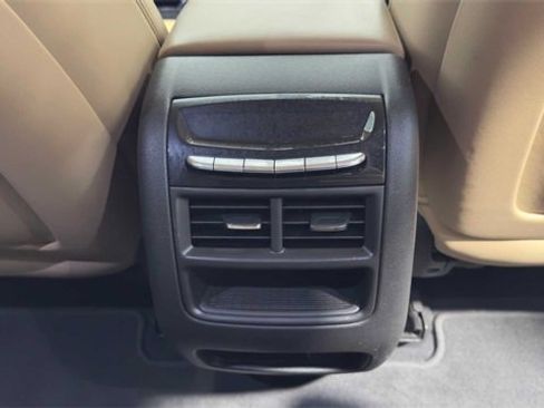 Used 2019 Cadillac XT5 Platinum image 17