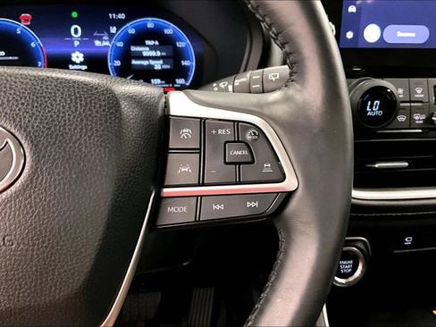 Used 2024 Toyota Grand Highlander AWD image 28