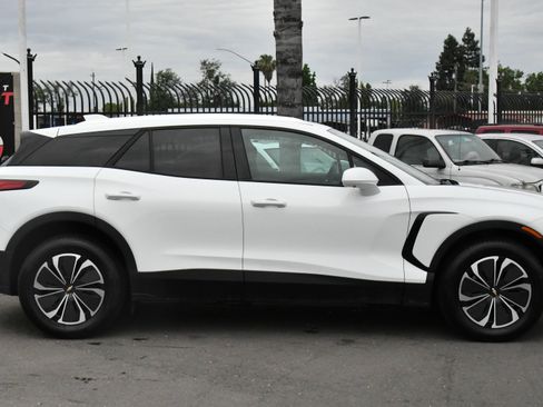 Used 2024 Chevrolet Blazer EV LT AWD/4WD image 9