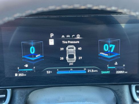 Used 2025 Hyundai Elantra SEL image 36