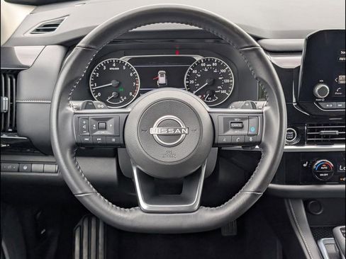 Used 2024 Nissan Pathfinder SV AWD/4WD image 12