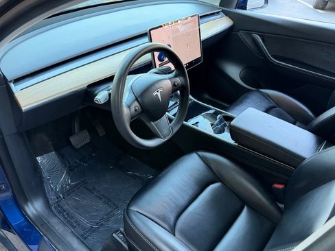 Used 2021 Tesla Model Y Long Range AWD/4WD image 24
