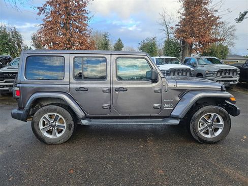 Certified 2020 Jeep Wrangler Unlimited Sahara image 8