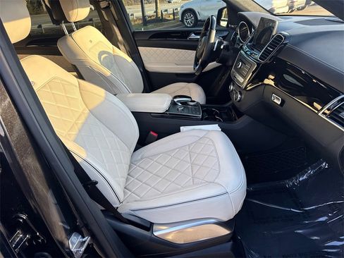 Used 2019 Mercedes-Benz GLS 550 4MATIC image 12