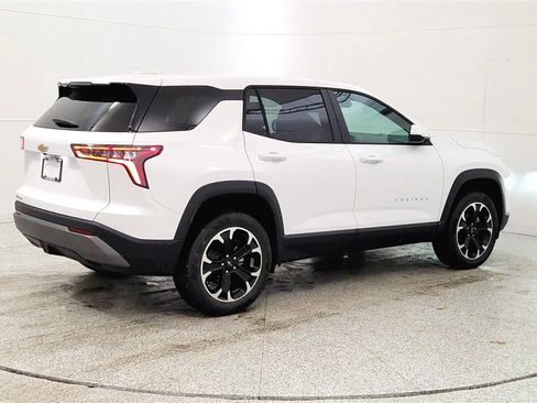 New 2026 Chevrolet Equinox LT image 7